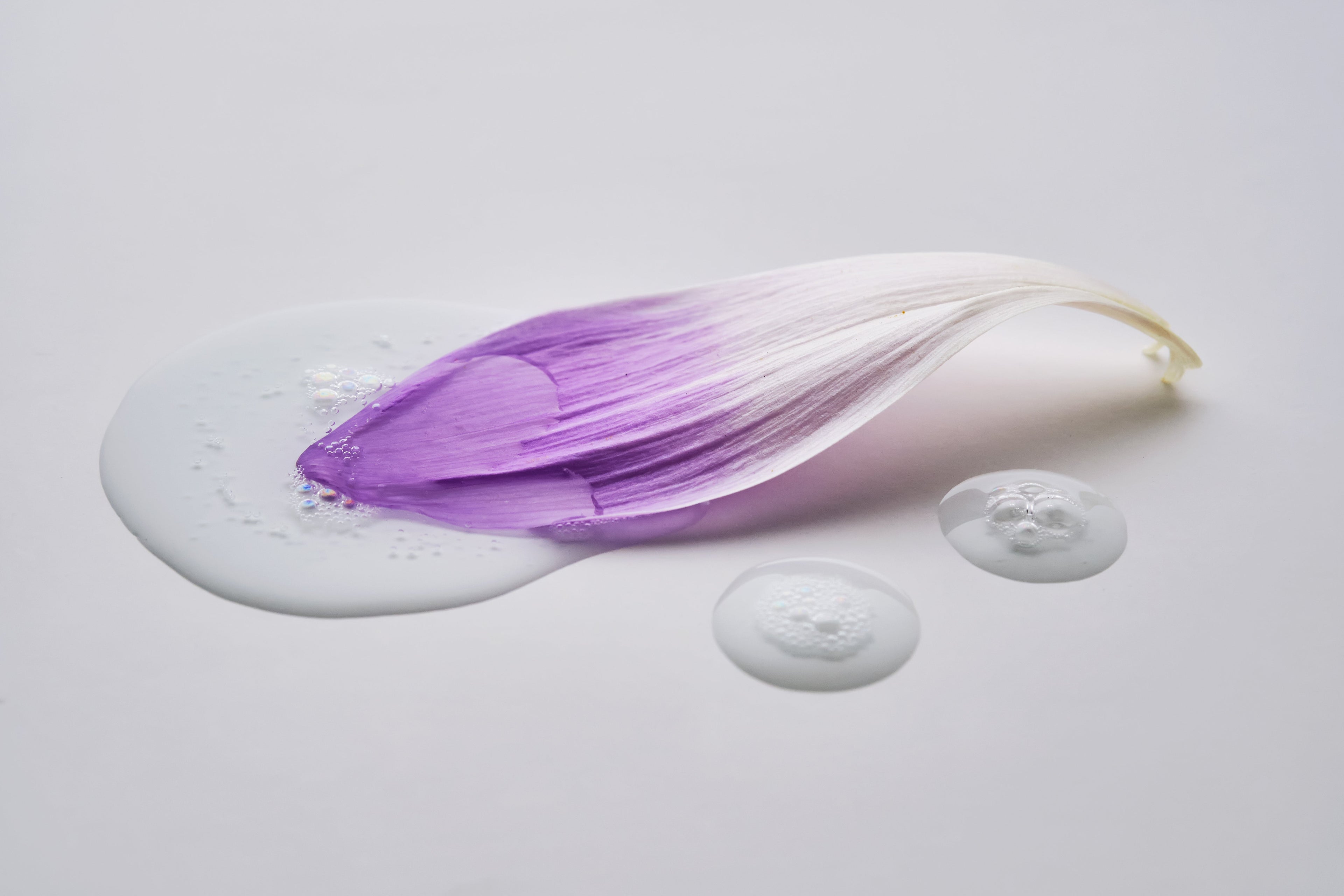 Bakuchiol para la piel: descubre los beneficios del activo natural antiedad sin irritación