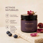 Exfoliante facial activo de rosas y arándanos.