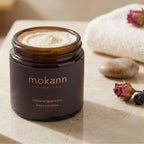 Exfoliante facial activo de rosas y arándanos.