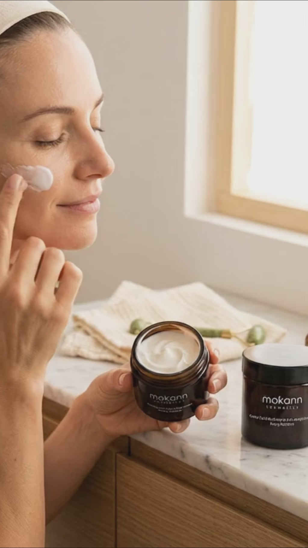 Crema Facial Reafirmante Antiedad de Rosa y Arándano.