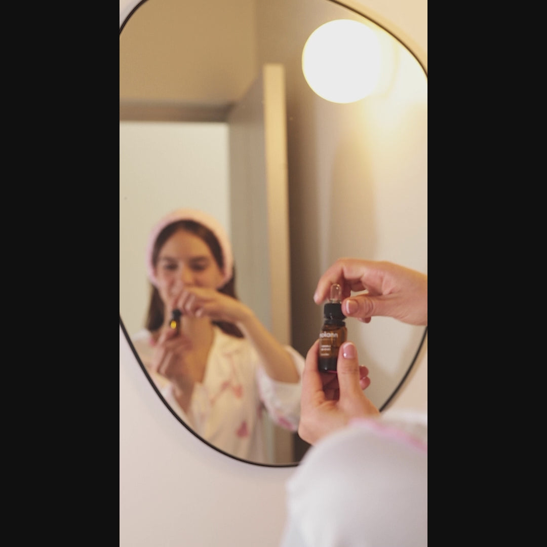 Sérum liposomal para ojos. Con ácido hialurónico y pepino.